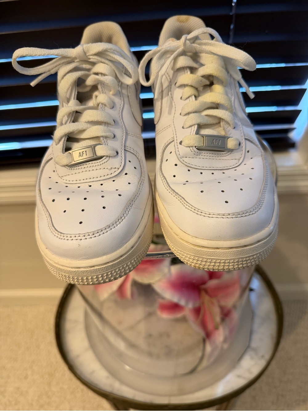 Nike Air Force 1 ‘07 Women’s Size 7.5 Triple White Leather Sneakers DD8959-100